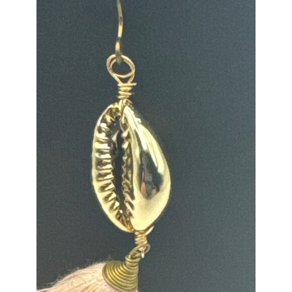 Gold Cowrie Shell & Tassel Earrings Peach Colored - Picture 3 of 4